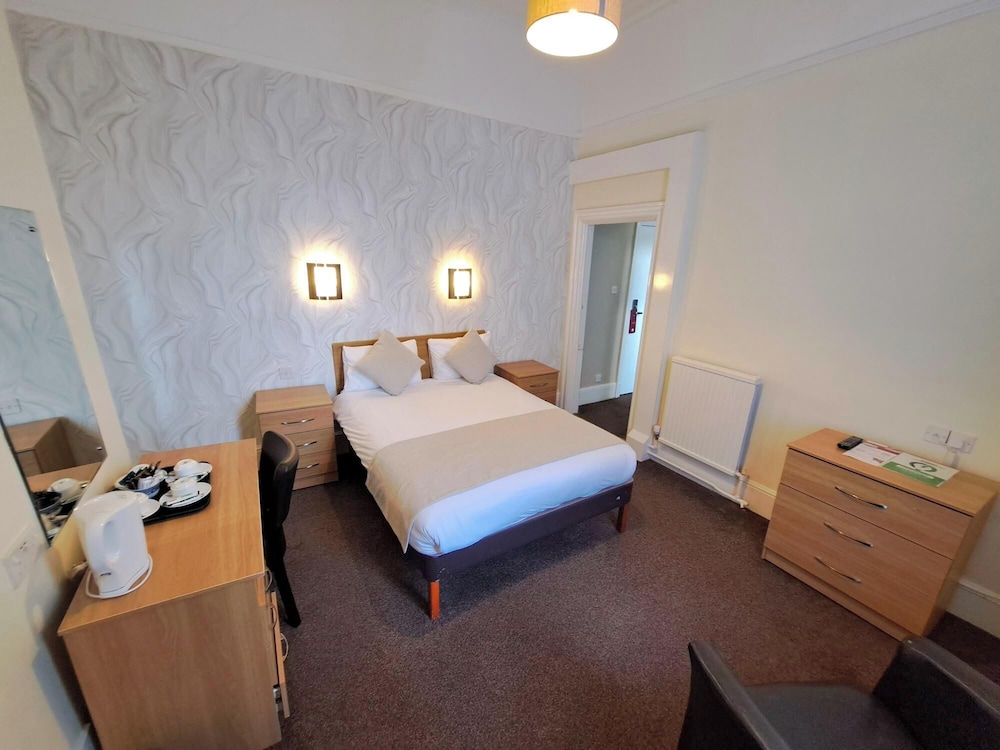 Family Quadruple Room - Photo 3