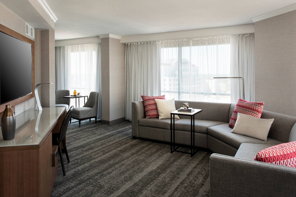 Room, 1 King Bed with Sofa bed, River View - Photo 4