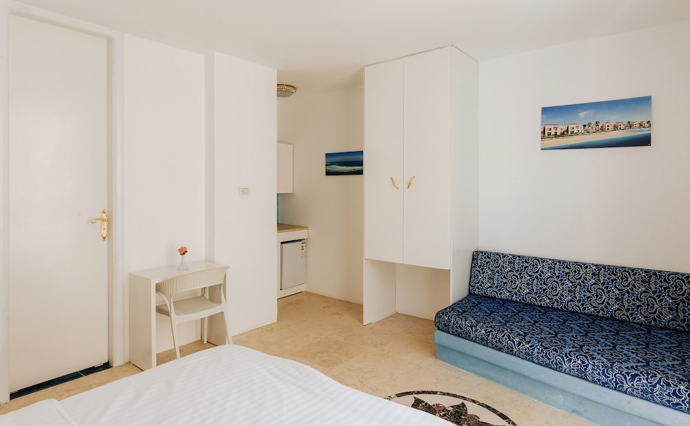 City Triple Room (2 + 1 room) - Photo 8