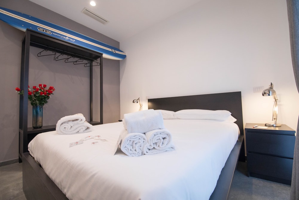 City Room photo 3