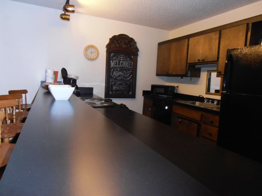 Condo, 1 Bedroom photo 2