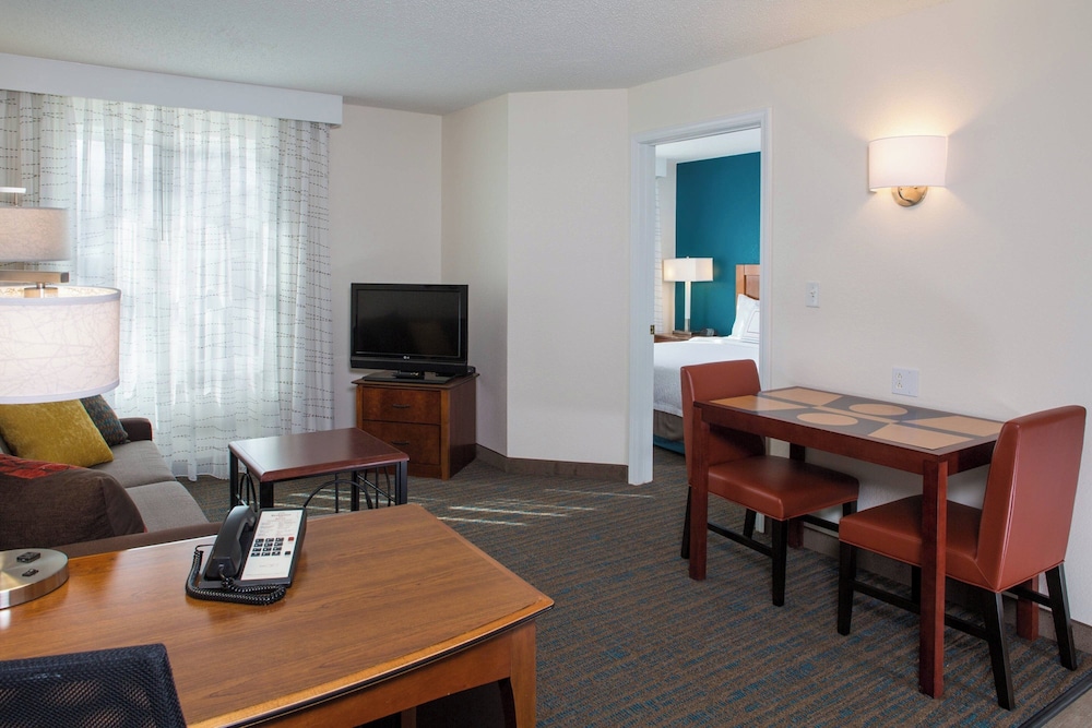 Studio, 1 Bedroom (Mobility/Hearing Accessible, Tub) photo 1