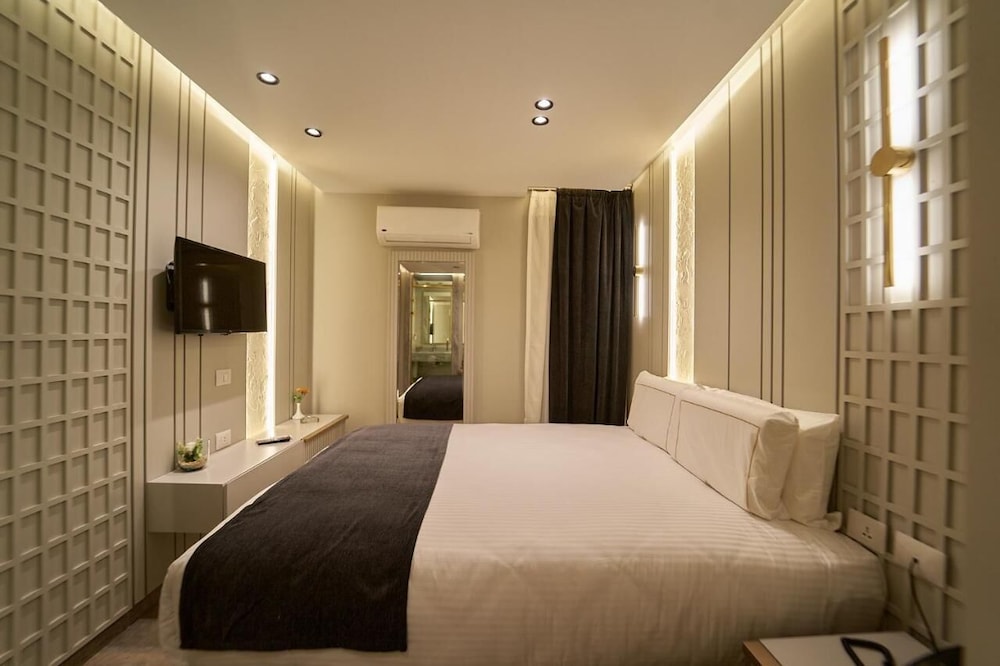 Standard Twin Room - Photo 8