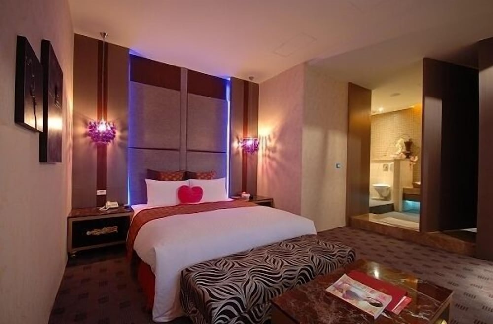 Business Suite photo 3