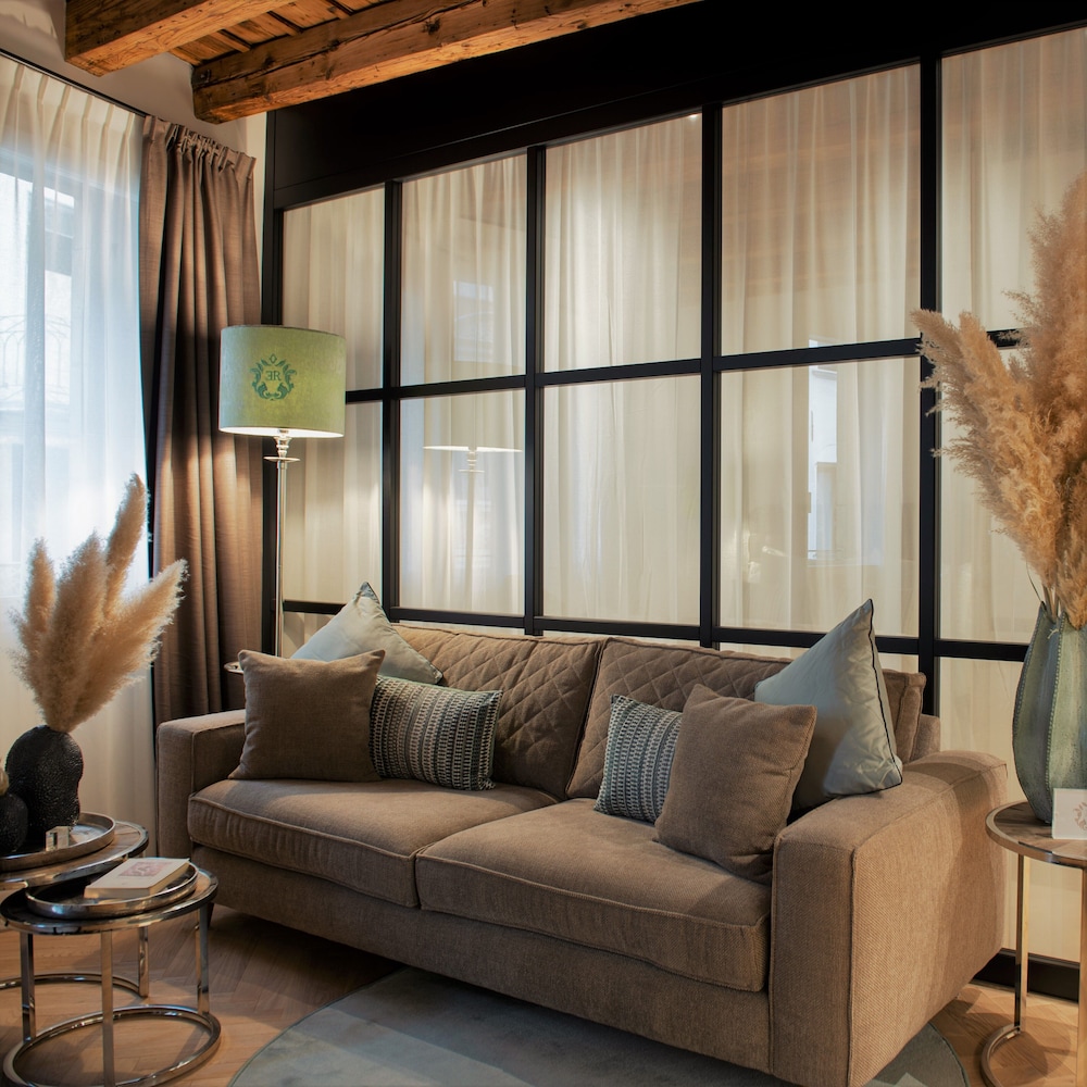 Exclusive Apartment photo 1