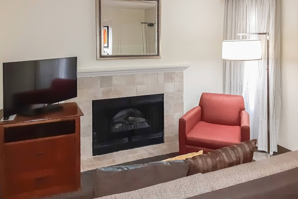 Suite, 2 Bedrooms - Photo 6