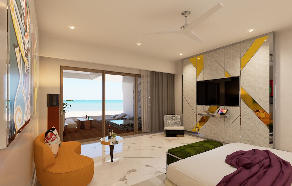 Ultra Suite 1 King Bed Ocean Front