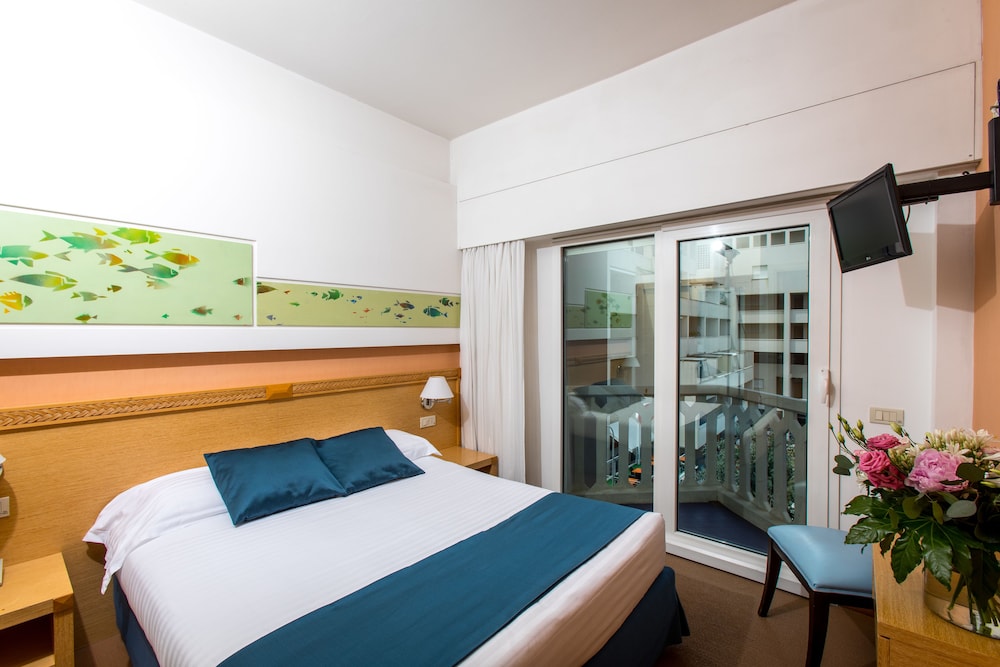 Standard Double Room Single Use photo 3