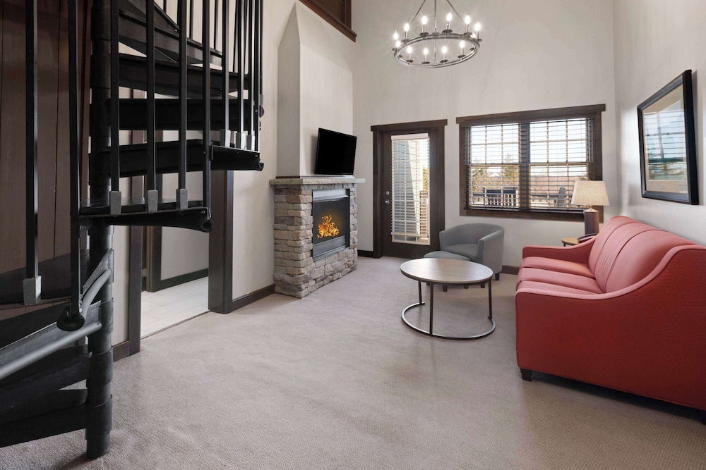 Suite, Multiple Beds, Non Smoking (Loft, Slope View, Dog-friendly) - Photo 1