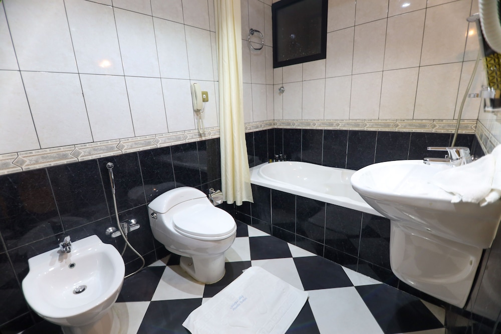 Family Suite, City View - Photo 4
