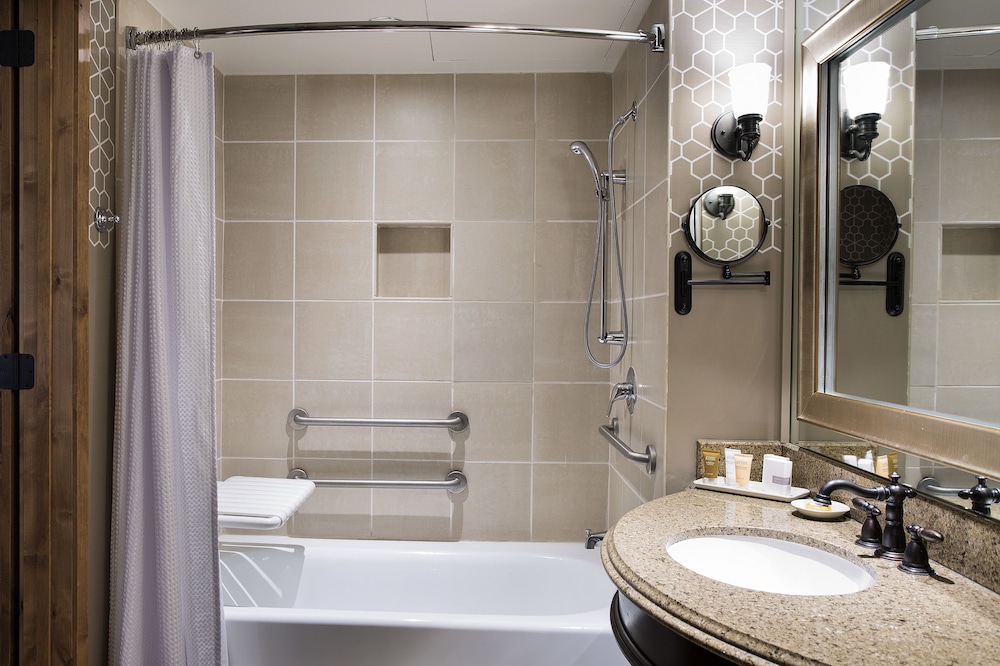 Suite, 1 King Bed, Accessible, Non Smoking (City View) - Photo 12