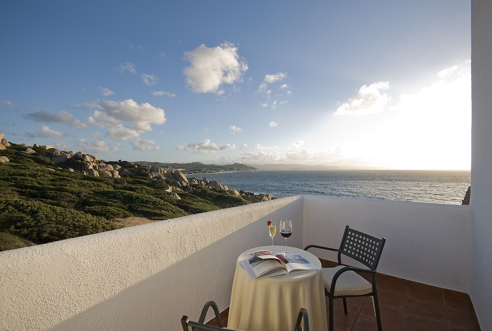 Superior Double or Twin Room, Balcony, Partial Sea View - Photo 4