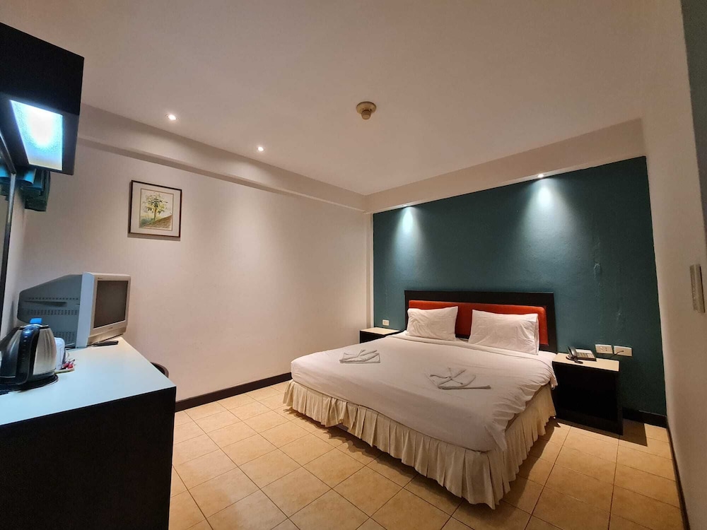 Standard Double or Twin Room - Photo 4