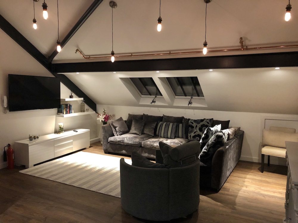 The Penthouse Apartment, 2 Bedrooms, One En-Suite, One Private Bathroom photo 1