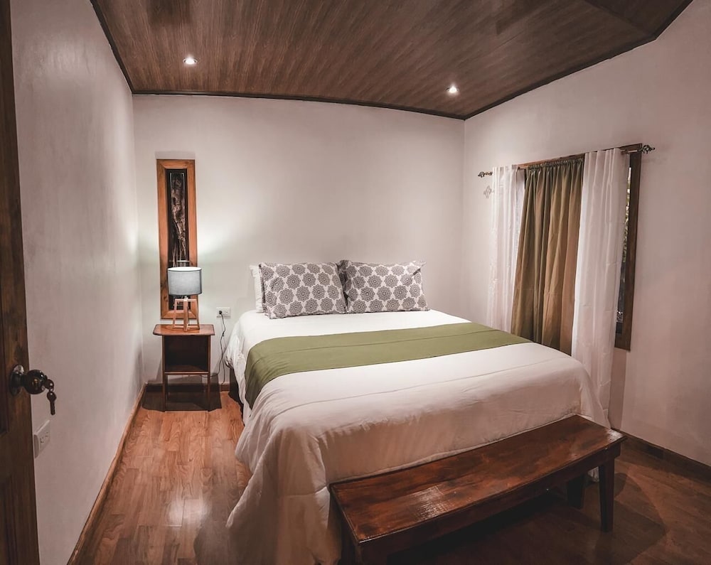 Romantic Cabin, 1 Bedroom, Terrace, Garden View photo 1