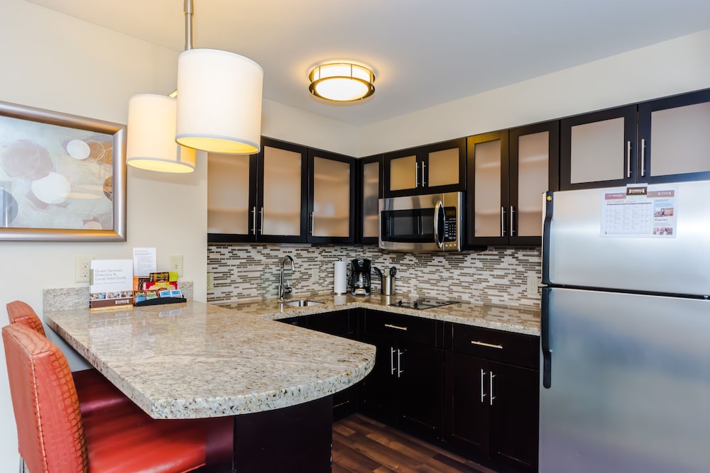 Suite, 1 Bedroom, Kitchen (1 Queen Bed, Sofa Bed) photo 2