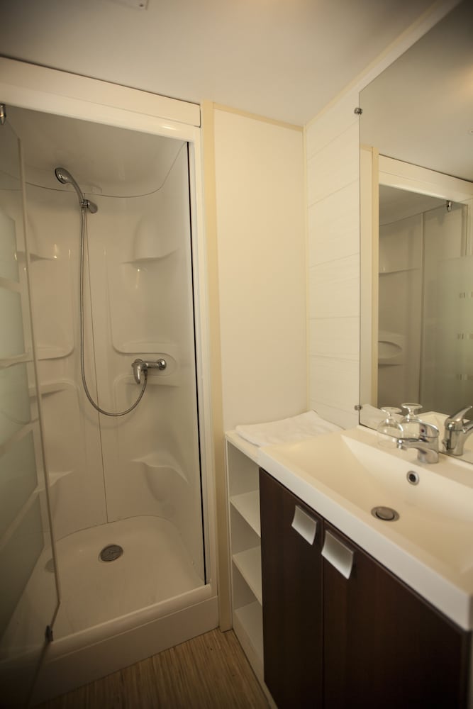 Mobile Home, 3 Bedrooms, Terrace (6/8 pers) photo 2
