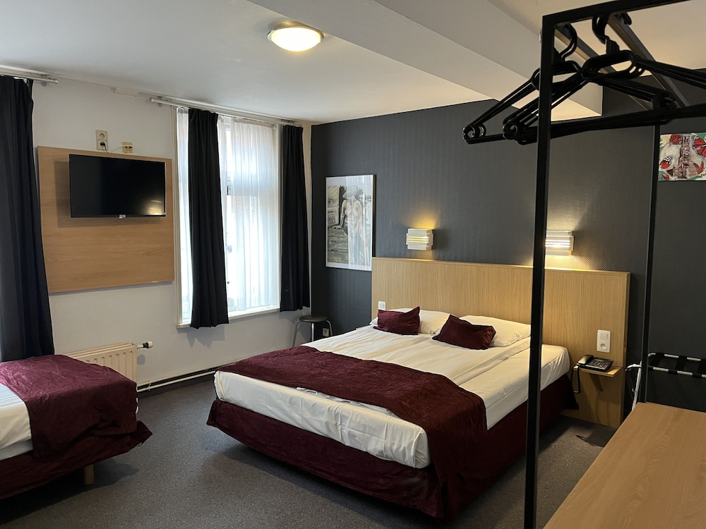 Standard Triple Room - Photo 1