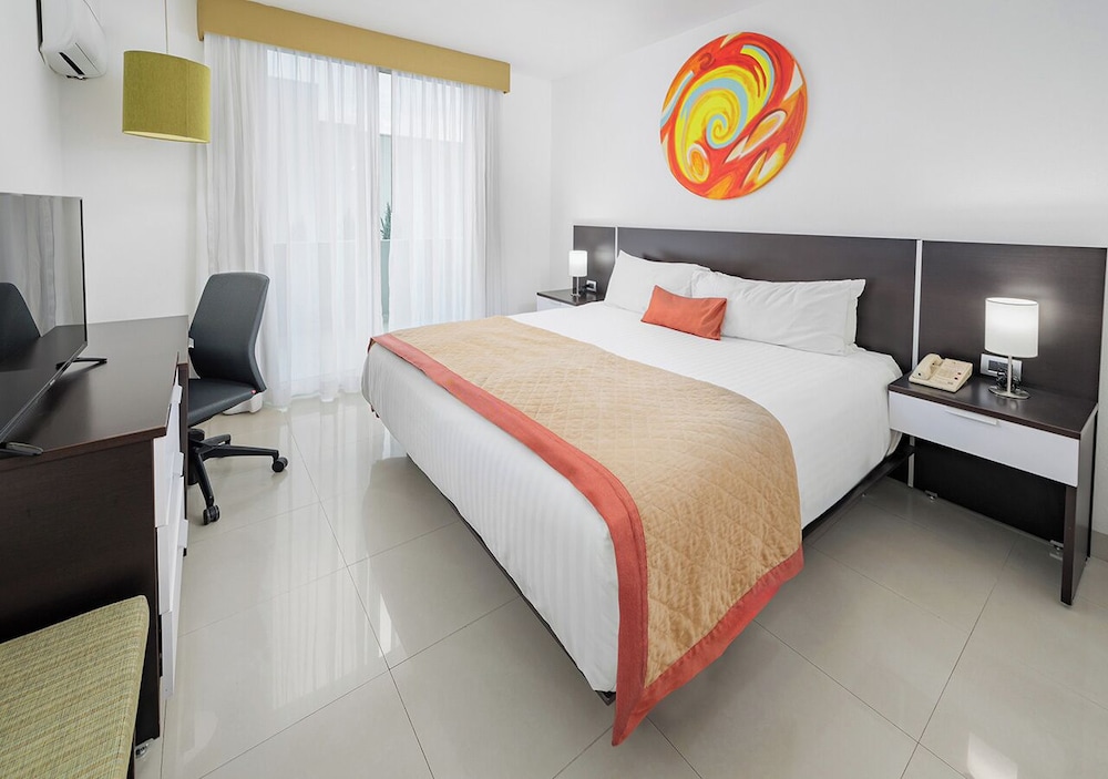 Standard Room, 1 King Bed - Photo 9