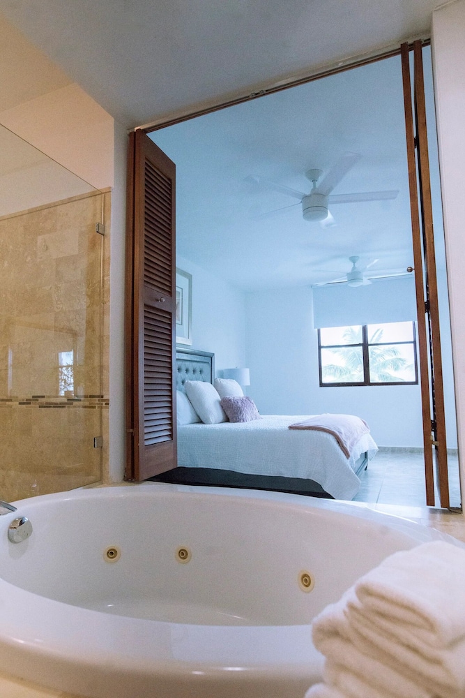 Luxury Villa, 3 Bedrooms, Balcony, Ocean View photo 2