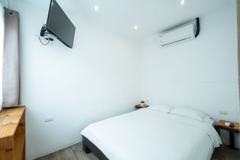 Basic Quadruple Room photo 3