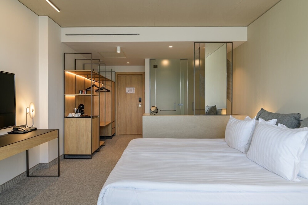 Deluxe Double, Sea View - Photo 1