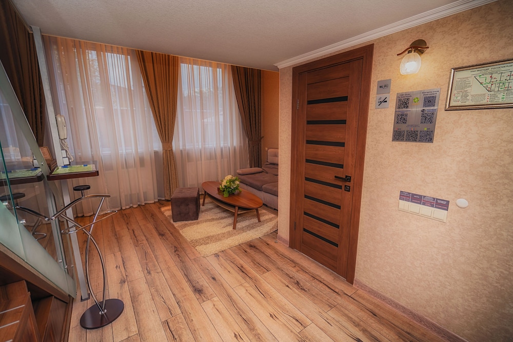 Deluxe Junior Suite photo 2