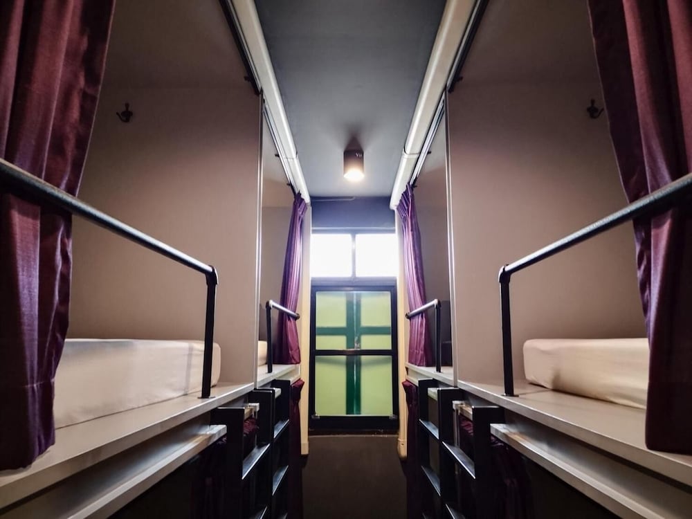 Deluxe Shared Dormitory, Mixed Dorm, Shared Bathroom (8 Beds) photo 3