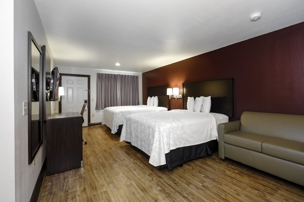 Suite, Kitchen (1 King Bed/2 Queen Beds, Smoke Free) photo 3