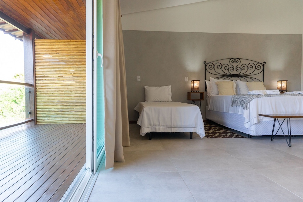 Deluxe Room - Photo 22