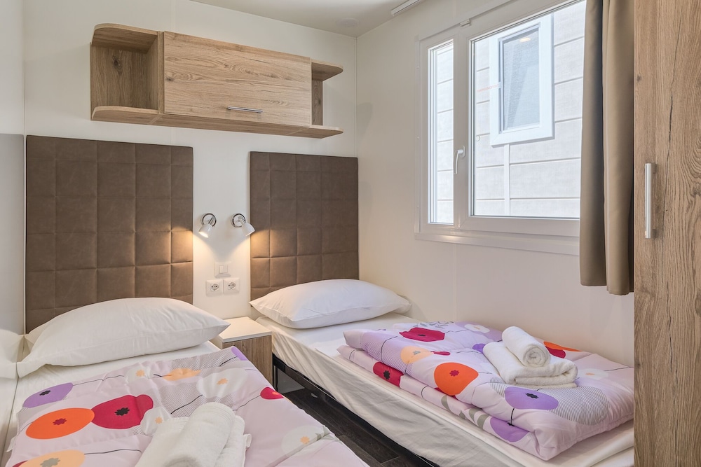 Family Mobile Home, 3 Bedrooms photo 3
