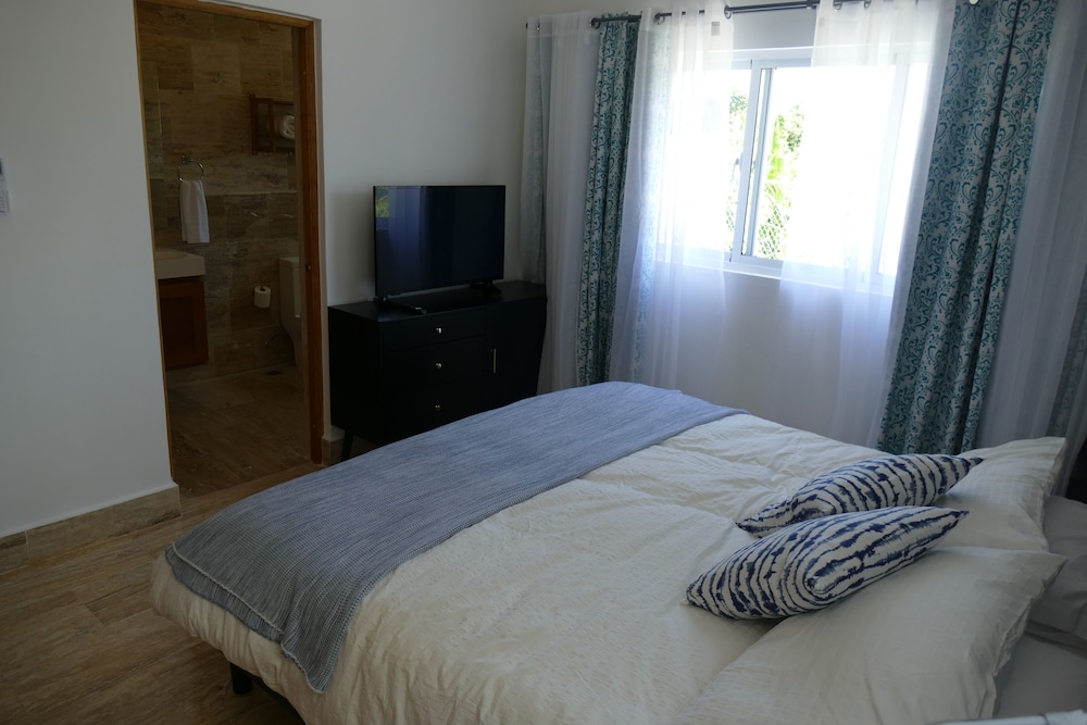 Luxury Apartment, 4 Bedrooms, Non Smoking photo 1