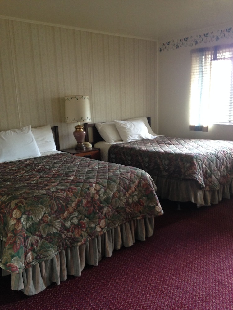 Standard Room, 2 Double Beds, Non Smoking photo 3