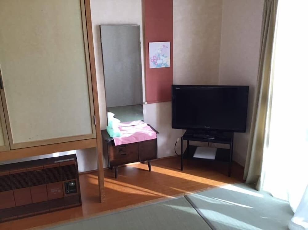 Japanese Style Room, Shared Bathroom photo 3