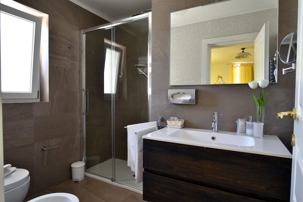 Deluxe Triple Room photo 3