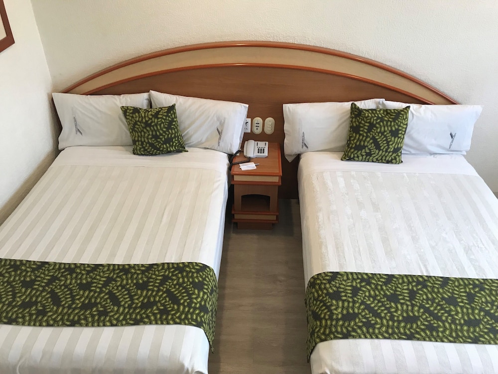 Deluxe Quadruple Room, 2 Double Beds, Non Smoking photo 1