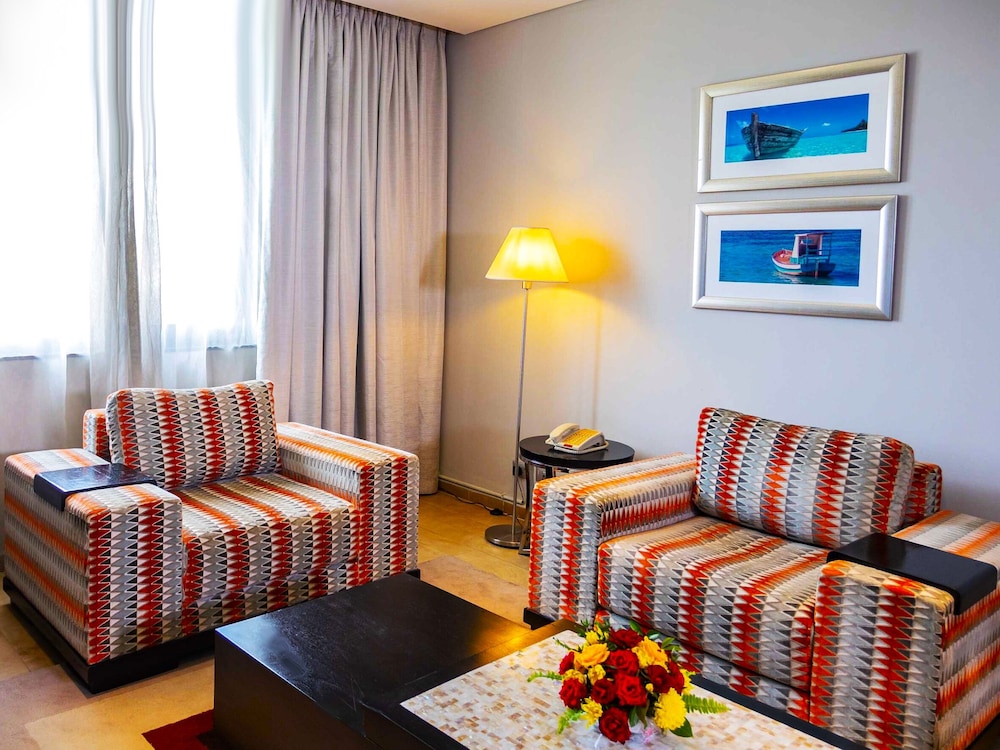 Presidential Studio Suite, 1 Queen Bed photo 3
