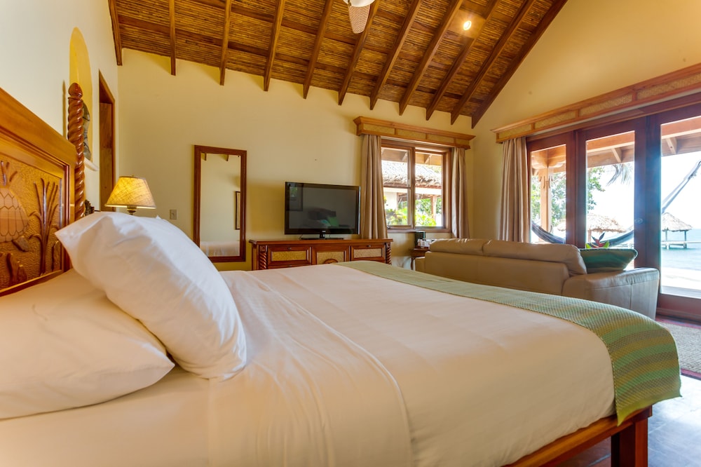 Beachfront Cottage photo 2