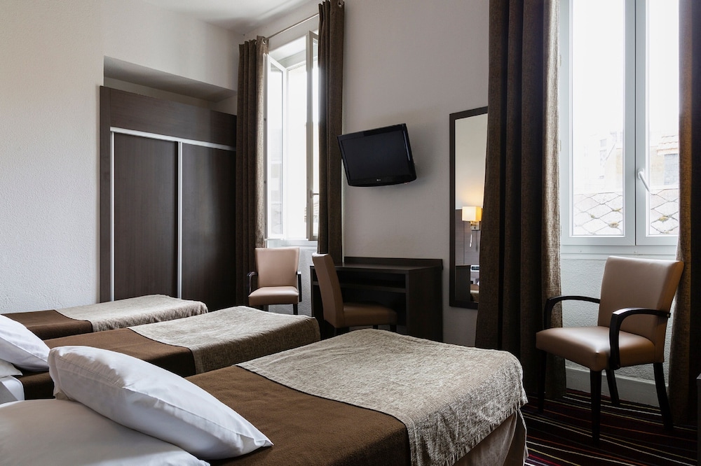 Triple Room, 1 queen bed and 1 single bed - Photo 4