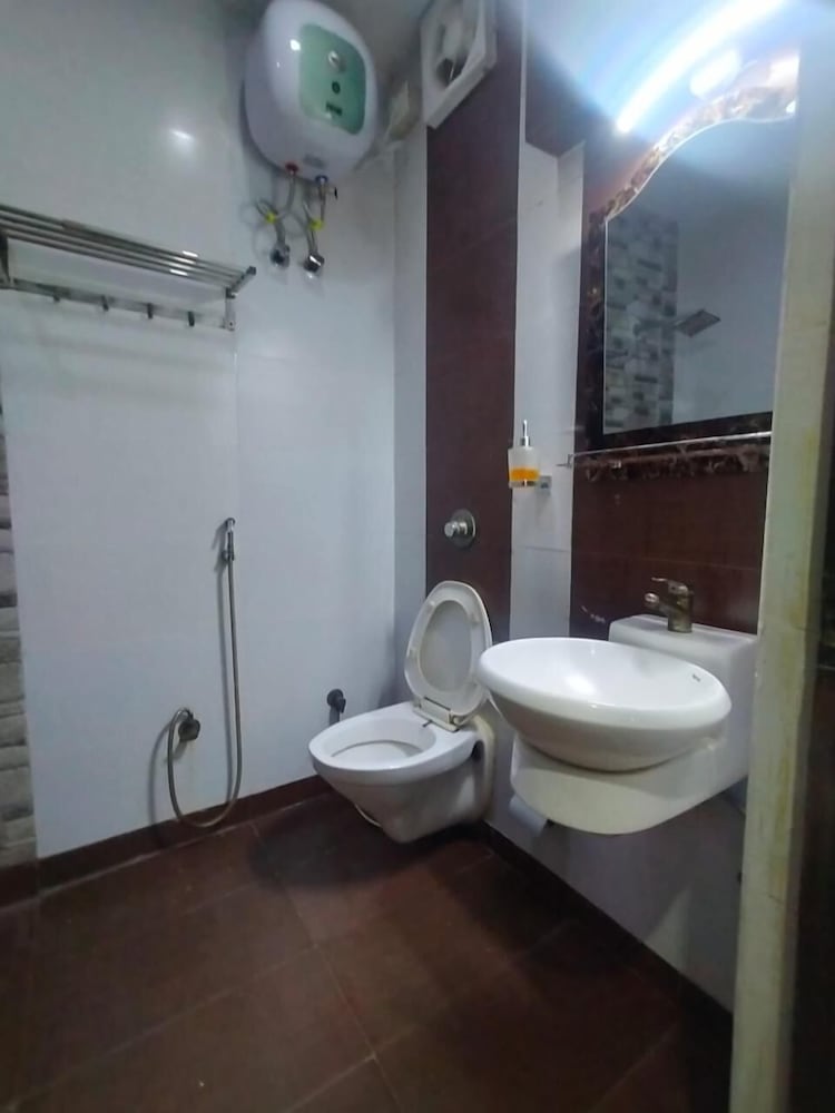 Executive Room - Photo 6