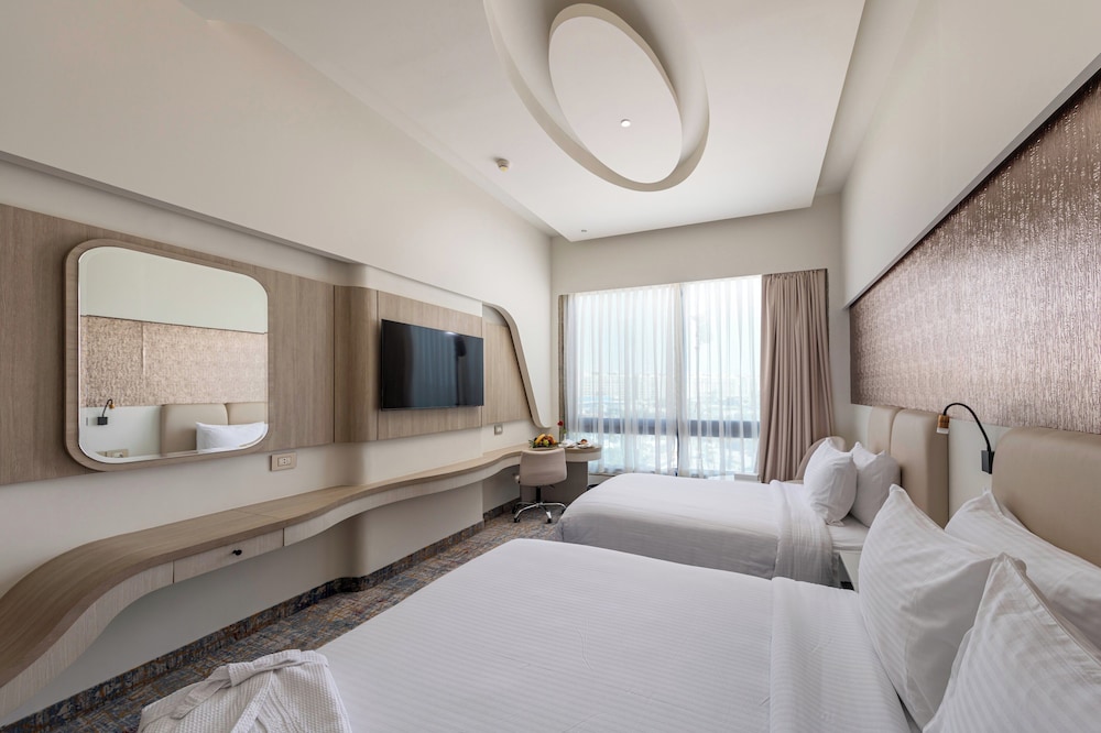 Standard Room, Multiple Beds photo 2