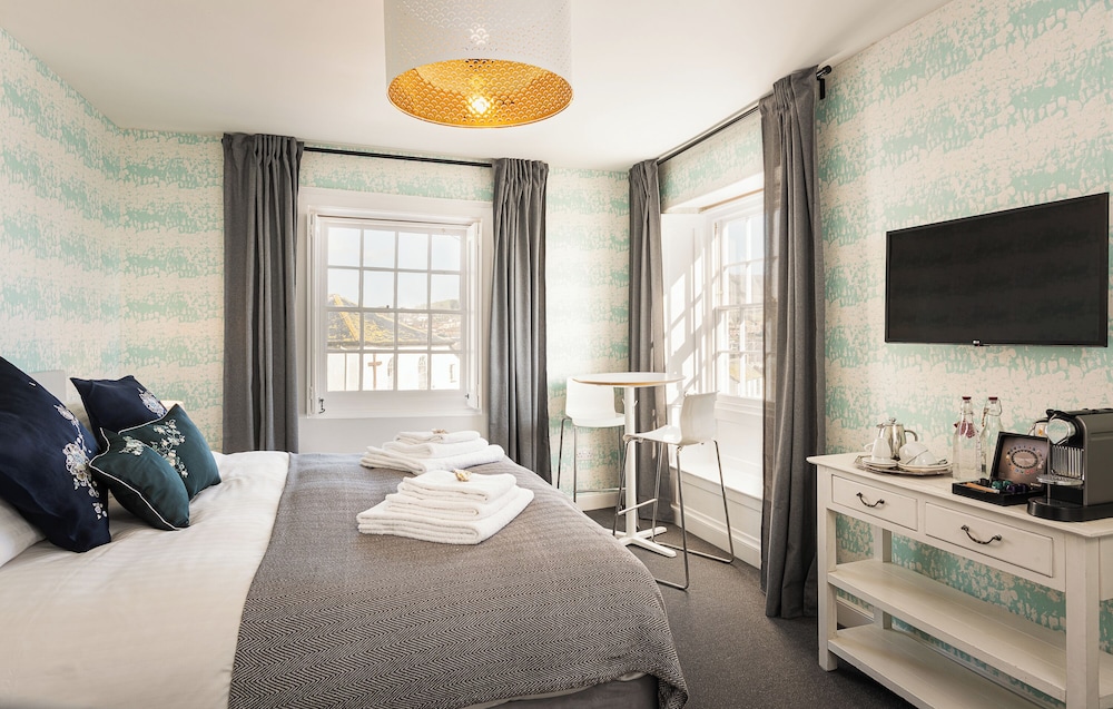 Executive Double Room, Ensuite (Ammonite Room)