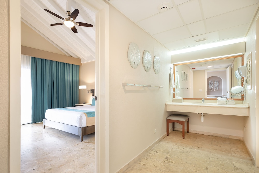 Suite, 1 Bedroom, Kitchen, Ocean View - Photo 9