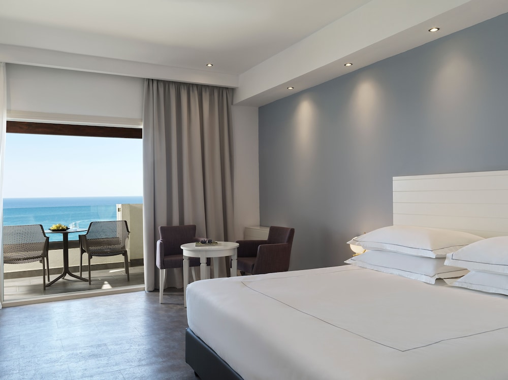 Room, Sea View - Photo 1