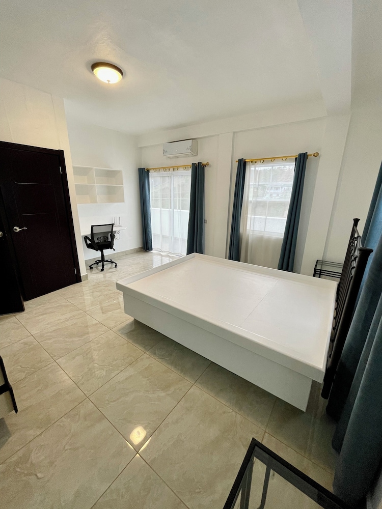 Deluxe Suite, 1 Bedroom, City View, Executive Level