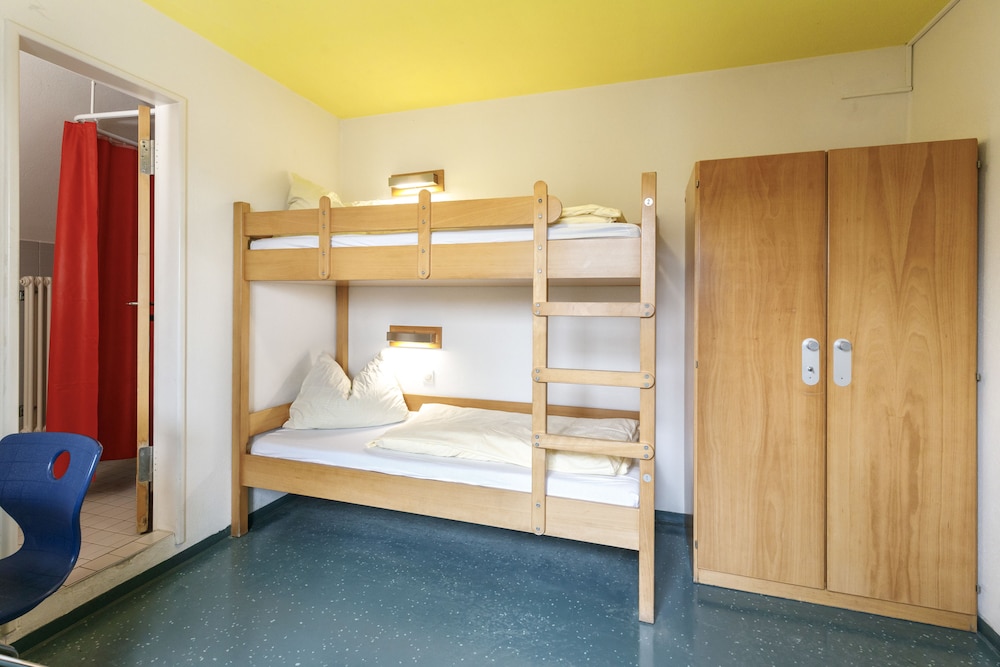 Twin Room, Shared Bathroom photo 2