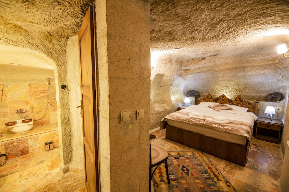 Cave Room photo 2