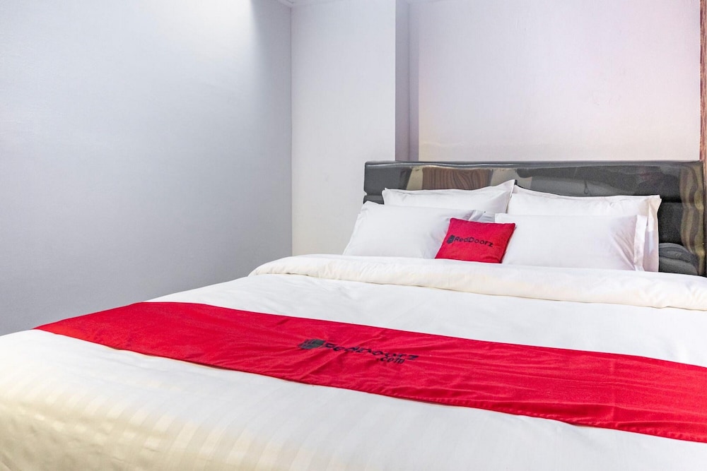Double Room (Reddoorz) - Photo 2