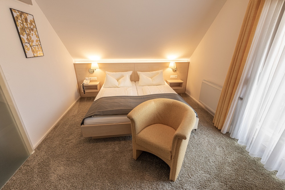 Standard Double Room - Photo 4