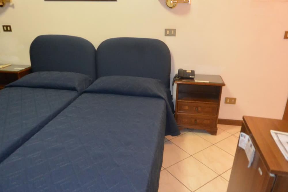 Twin Room, 2 Twin Beds - Photo 4